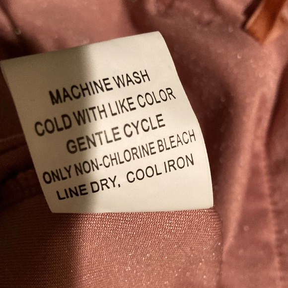 Pink velvet long jacket with lapels and outside pockets. - Picture 6 of 6